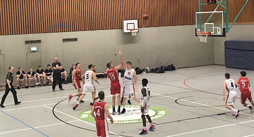 Topscorer Florian Heit (Nr.15) erzielte auswärts gegen Itzehoe 21 Punkte, dicht gefolgt von Philipp Piening mit 20 Punkten.