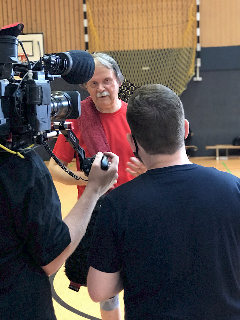 Hajo Schnabel im Interview mit NDR Visite - da, wo er am liebsten ist: in der Halle