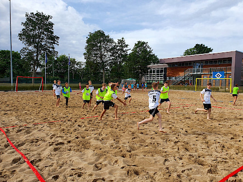 2. männliche C-Jugend beim Beach-Handball-Training