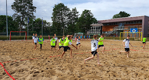 2. männliche C-Jugend beim Beach-Handball-Training