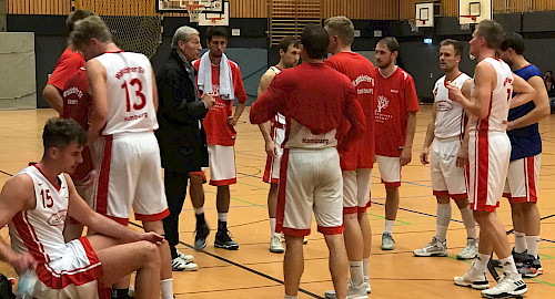 Das erste Heimspiel am 3.10.2020 gewannen die 1. Herren deutlich die TuRa Hawks Harksheide