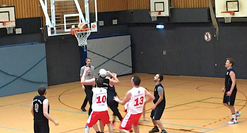 Knapp gewonnen ist auch gewonnen!! Die 2. Herren gewinnen gegen St. Georg mit 75:73 (17.10.)