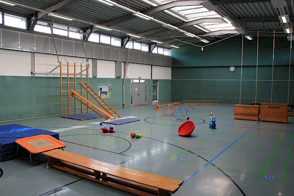 Grundschule Eulenkrugstraße / Sporthalle