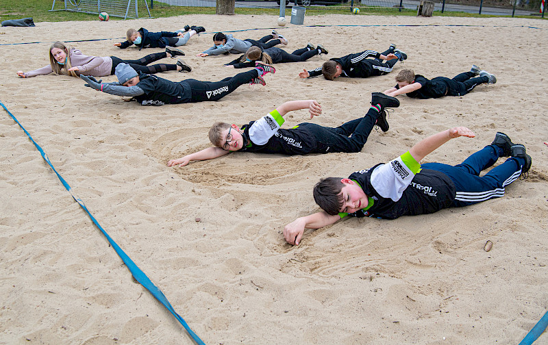 Schwimmtraining im Sand im Walddörfer SV am 22.04.2021