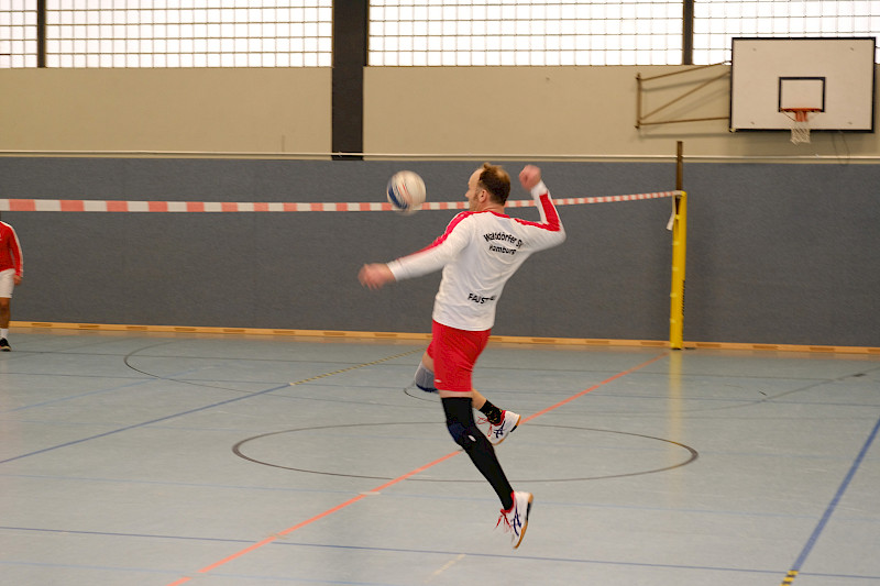 Faustball-Verbandsliga-Spiel Team Walddörfer SV