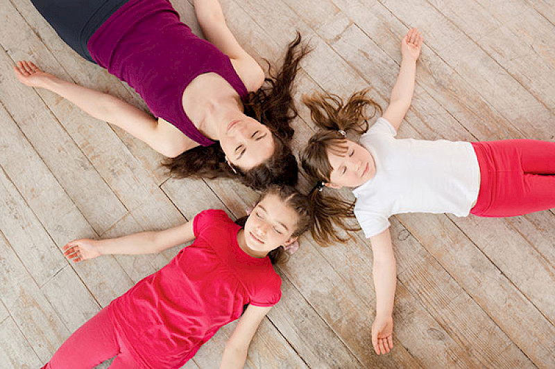 Yoga für Eltern und Kinder im Walddörfer SV