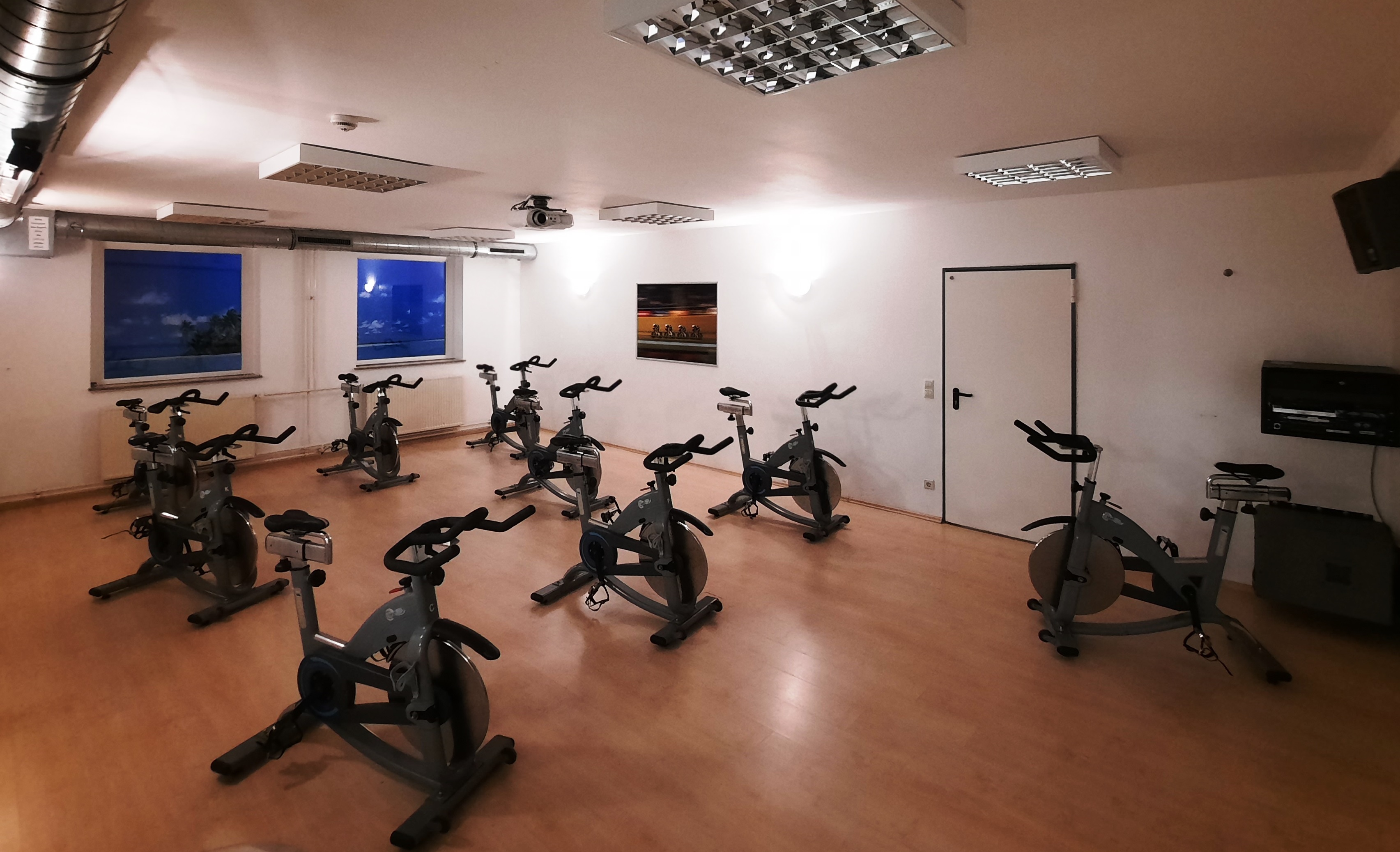 Cycling im neuen Raum FitnessStudio Walddörfer SV