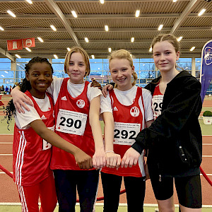 Staffellauf mit Omosede, Greta, Merle und Leyla