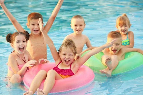 Poolparty - Sommerferienspaß mit dem Walddörfer SV