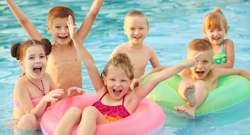 Poolparty - Sommerferienspaß mit dem Walddörfer SV