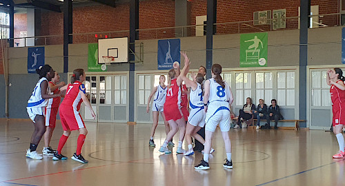 Die 1. Damen spielen Basketball gegen SCAL 2