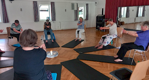 Yoga auf dem Stuhl im Walddörfer SV