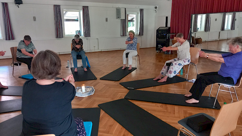 Yoga auf dem Stuhl im Walddörfer SV