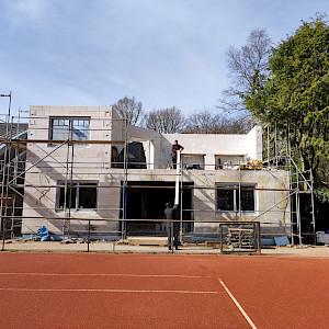 25.03.2024 Clubhaus Berner Au Einbau der Fenster