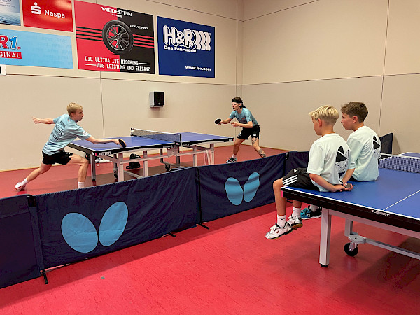 Laurin Tauber und Linus Wüst beim Bundesligatraining