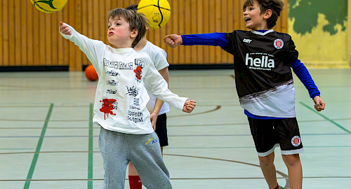 Walddörfer SV: Faustball für Kinder