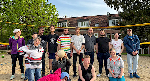Walddörfer Inkusionssportgruppe beim Beach-Volleyball