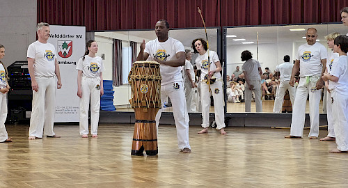 Capoeira im Walddörfer SV - Tag der offenen Tür Kampfkunst 2025