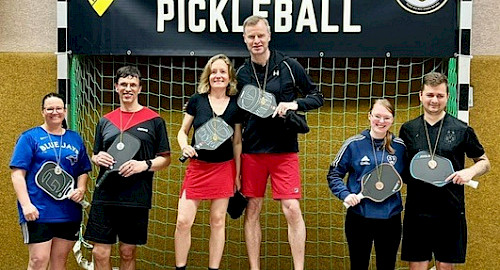 Pickler vom Walddörfer SV beim Kattendorfer Pfingstturnier