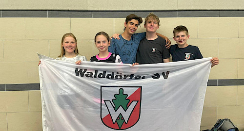 Schwimmteam des Walddörfer SV beim Sommerschwimmfest 2025