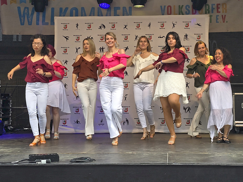 Unsere Gruppe Lady Style beim Volksdorfer Stadtteilfest 2025