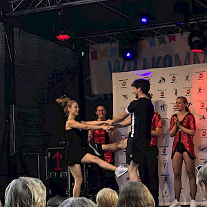 Rock&#039;n&#039;Roll beim Volksdorfer Stadtteilfest 2025