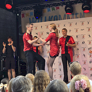 Rock&#039;n&#039;Roll beim Volksdorfer Stadtteilfest 2025
