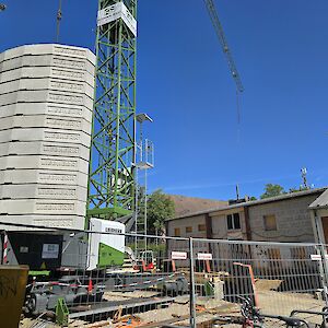 Juli 2026 - Baukran, Unterfangungsarbeiten Altbau
