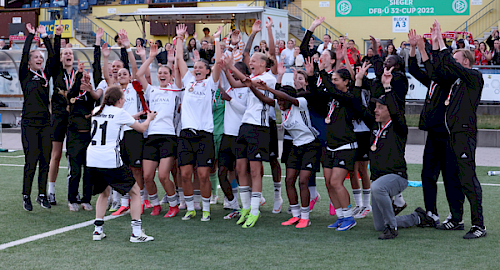 Supercup-Sieg 1. Frauen Walddörfer SV. (Foto: Matthias Wenner)