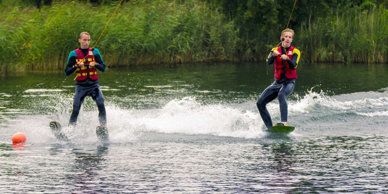 Wasserski und Wakeboard fahren!