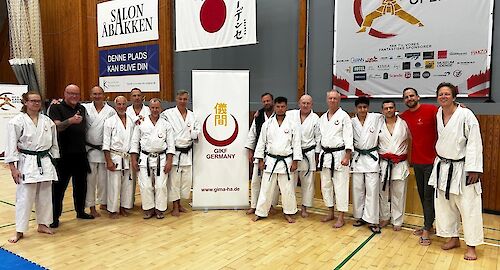 Karateka des Walddörfer SV beim Wettkampf in Dänemark