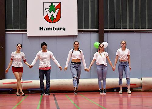 Von links nach rechts: Ruby, Ali, Lara, Chantal, Rika