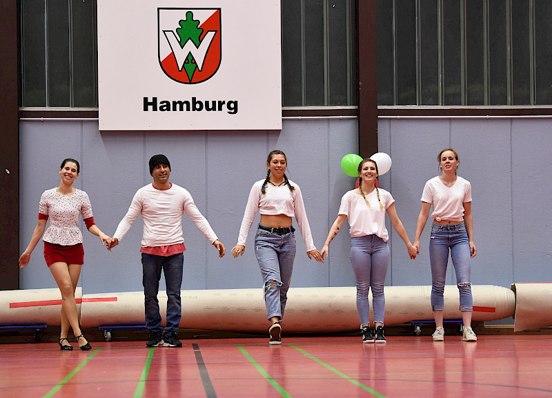 Von links nach rechts: Ruby, Ali, Lara, Chantal, Rika