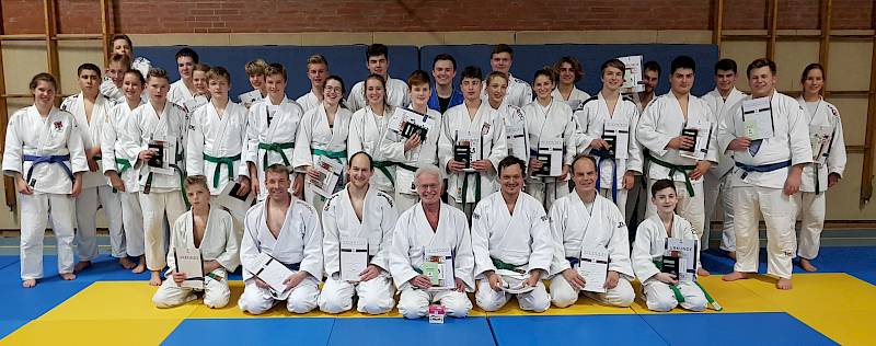 35 erfolgreiche Prüfungsteilnehmer aus dem Hamburger Judo Verband