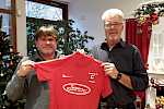 Heinrich Färber (Walddörfer SV) und Horst Grunwald (Frischemarkt Simon)