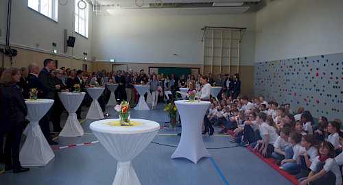 Festliche Eröffnung der neuen Gymnastikhalle an der Eulenkrugschule